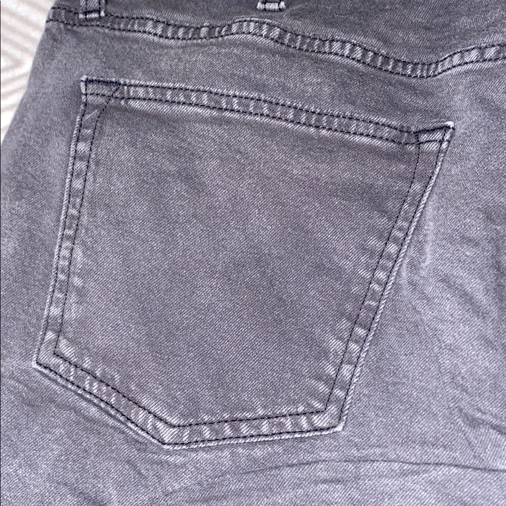 Old Navy Men's Slim Jeans in Dark‎ Gray